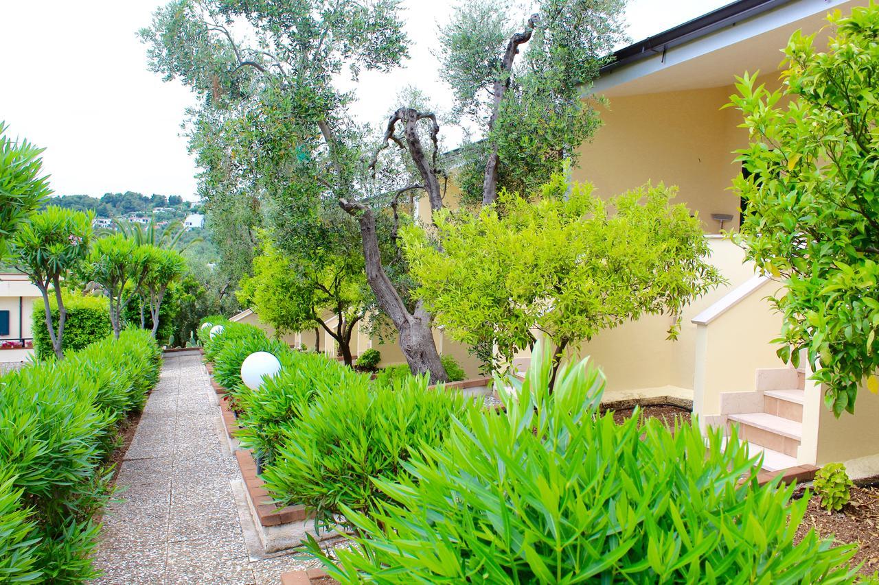 Villaggio Turistico Defensola Vieste Exterior foto