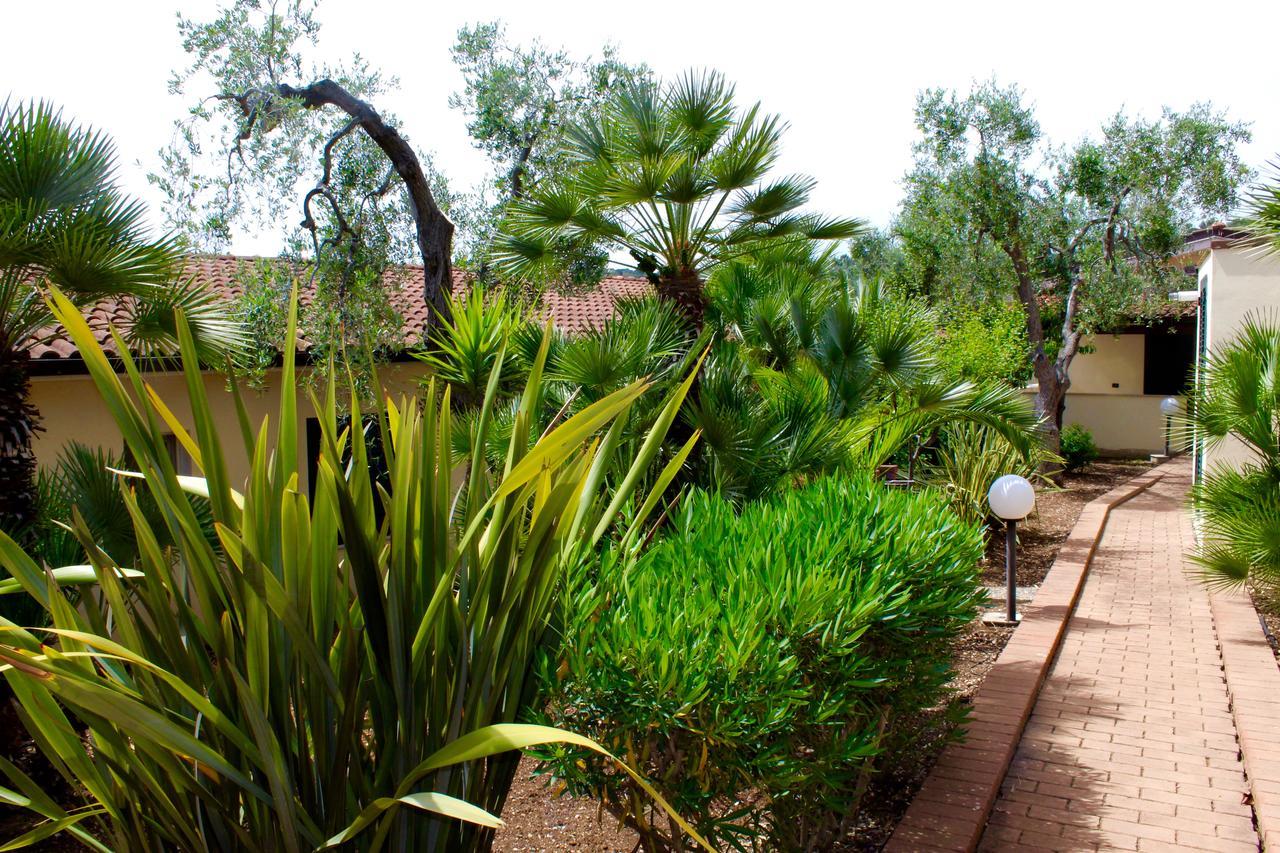 Villaggio Turistico Defensola Vieste Exterior foto