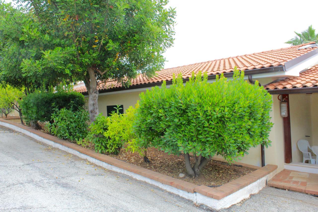 Villaggio Turistico Defensola Vieste Exterior foto